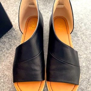 Beast Fashion women’s black open-toe slip cross over flat sandal